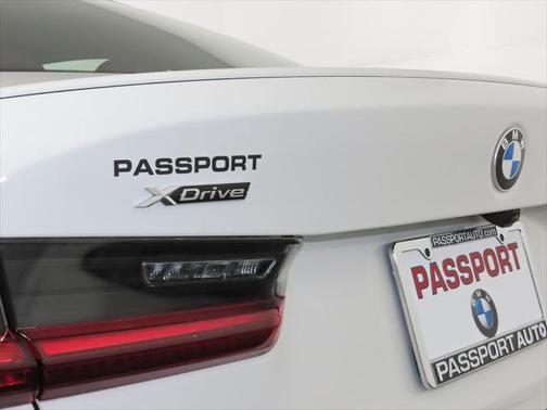 2025 BMW 330 i xDrive