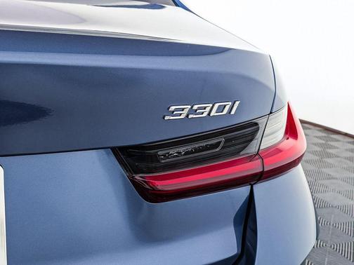 2025 BMW 330 i xDrive