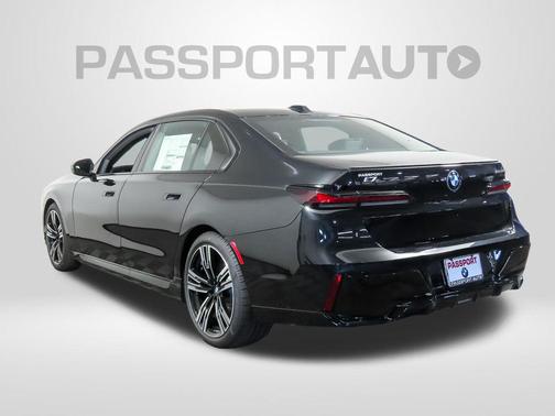 Black Sapphire Metallic 2025 BMW i7 eDrive50