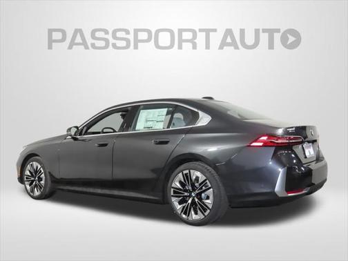 2025 BMW 530 i xDrive