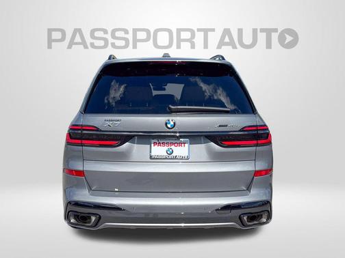 Skyscraper Grey Metallic 2027 BMW X7 xDrive40i