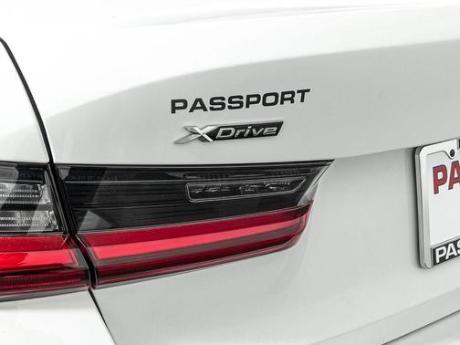 2026 BMW 330 i xDrive