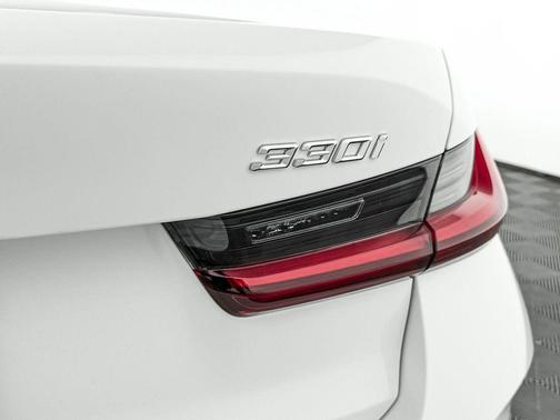 2026 BMW 330 i xDrive