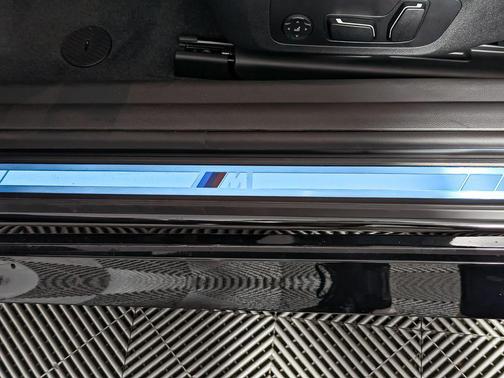 2025 BMW 230 i xDrive