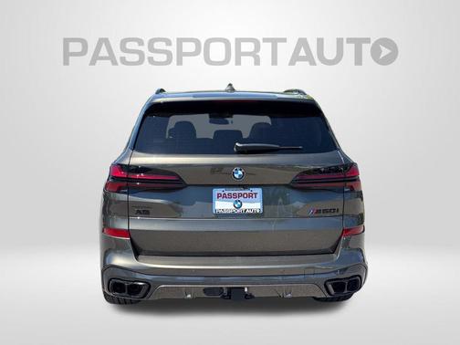 Manhattan Green Metallic 2026 BMW X5 M60i