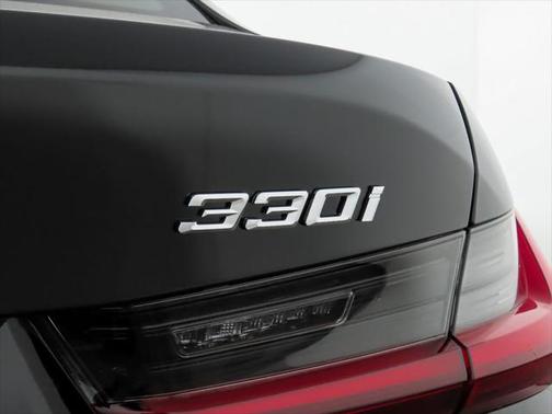 2025 BMW 330 i xDrive