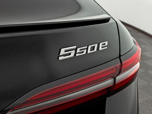 2026 BMW 550e xDrive