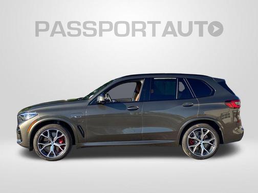 Manhattan Green Metallic 2023 BMW X5 PHEV xDrive45e