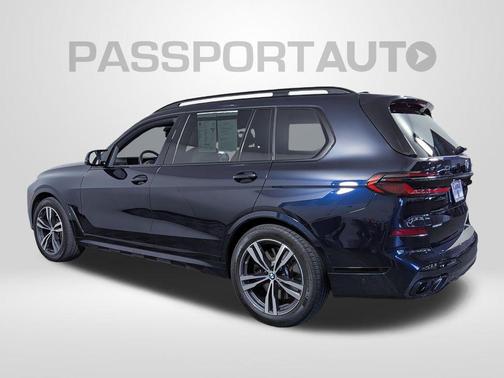 Carbon Black Metallic 2024 BMW X7 M60i