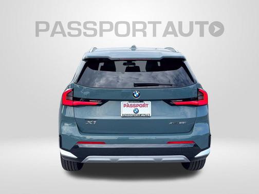 Cape York Green Metallic 2026 BMW X1 xDrive28i