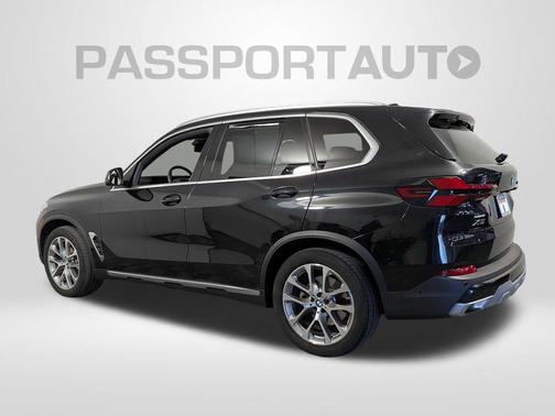 Black Sapphire Metallic 2024 BMW X5 xDrive40i