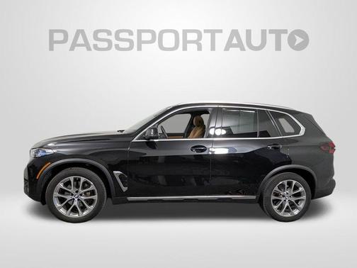 Black Sapphire Metallic 2024 BMW X5 xDrive40i