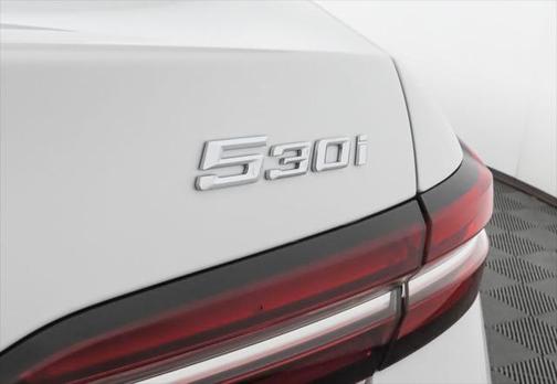 2026 BMW 530 i xDrive