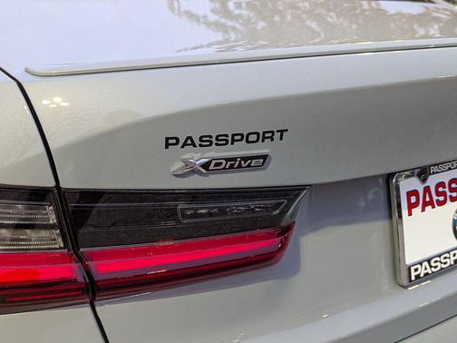 2026 BMW 330 i xDrive