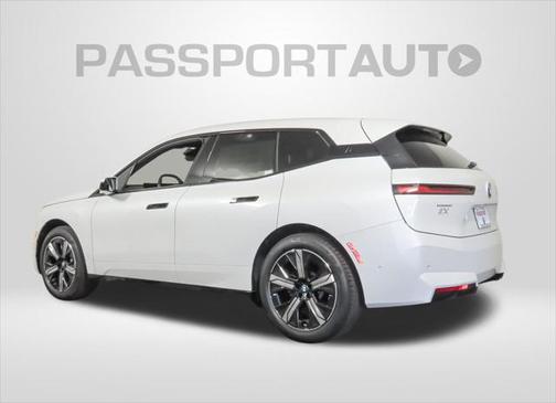 2026 BMW iX xDrive45