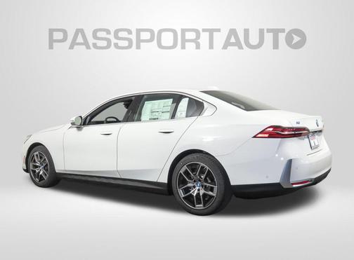 2025 BMW i5 xDrive40