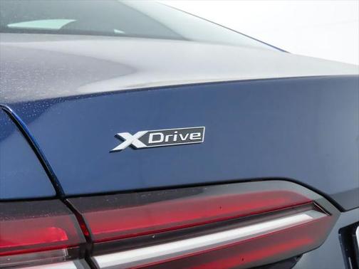 2025 BMW 530 i xDrive