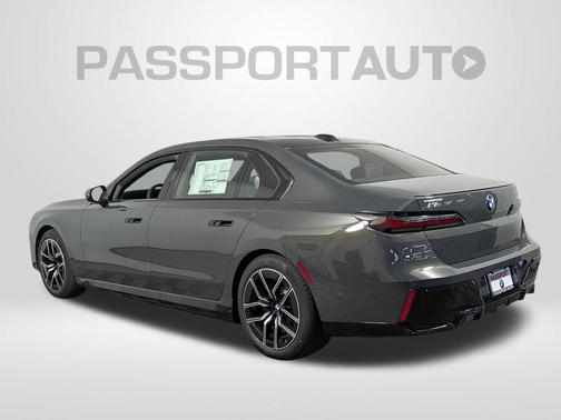 Dravit Grey Metallic 2026 BMW i7 eDrive50