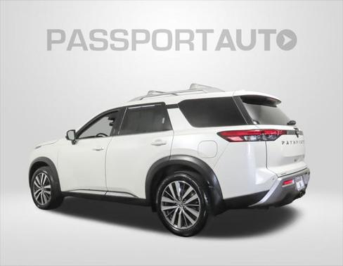 2022 Nissan Pathfinder Platinum 4WD
