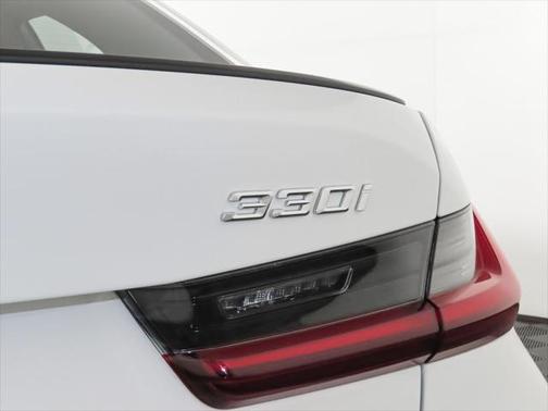 2025 BMW 330 i xDrive