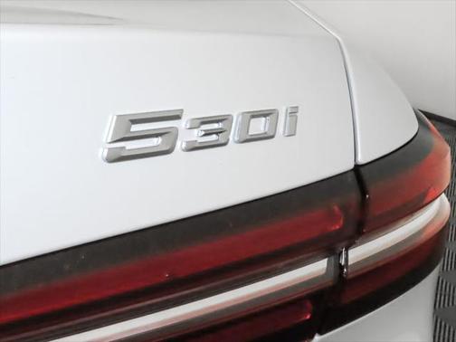 2025 BMW 530 i xDrive