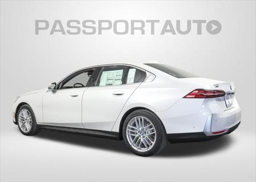 2025 BMW 530 i xDrive