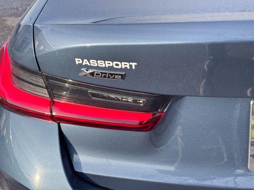 2026 BMW 330 i xDrive