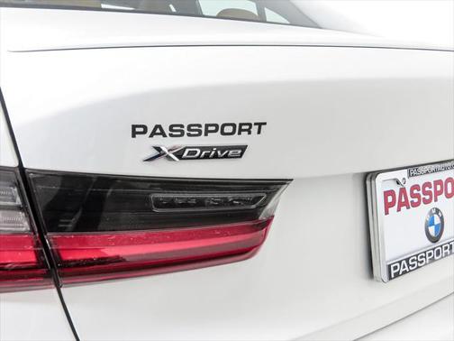 2025 BMW 330 i xDrive