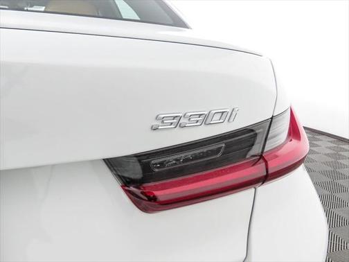 2025 BMW 330 i xDrive