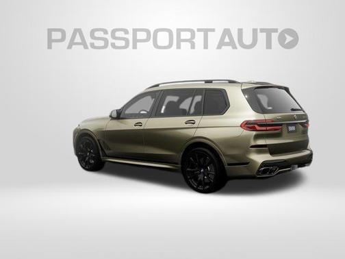 Manhattan Green Metallic 2027 BMW X7 M60i