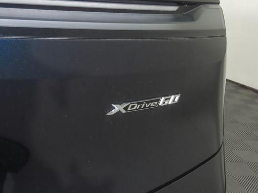 2026 BMW iX xDrive60
