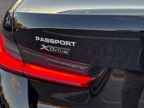 2026 BMW 330 i xDrive