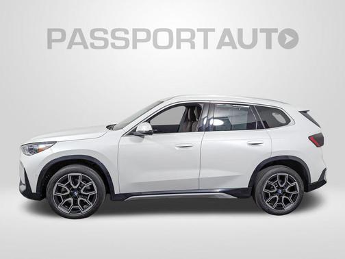 Mineral White Metallic 2025 BMW X1 xDrive28i