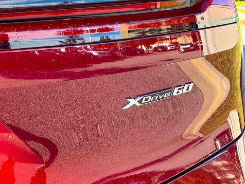 2026 BMW iX xDrive60