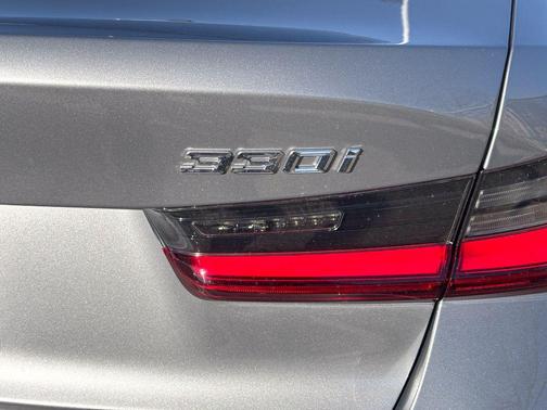 2026 BMW 330 i xDrive