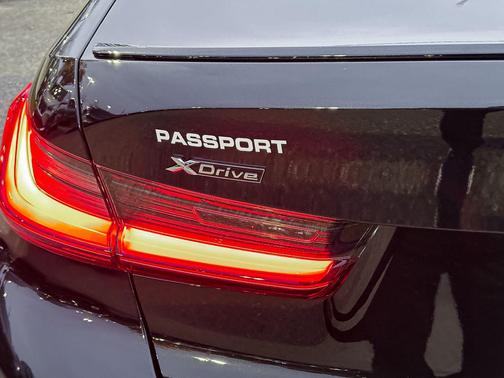 2026 BMW 330 i xDrive