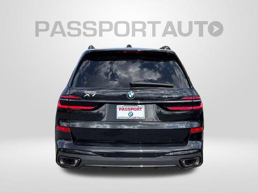 Black Sapphire Metallic 2026 BMW X7 xDrive40i