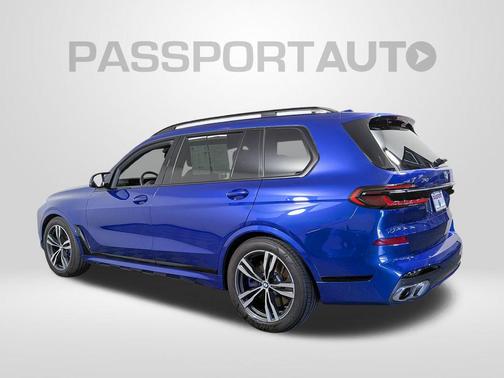 Marina Bay Blue Metallic 2025 BMW X7 M60i