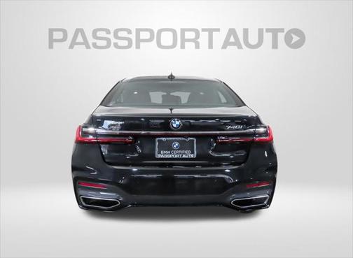 2022 BMW 740 i xDrive