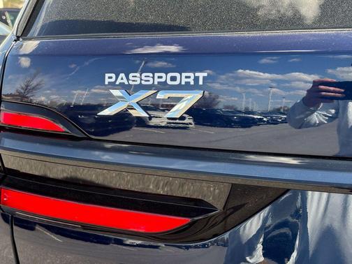 Tanzanite Blue II Metallic 2026 BMW X7 xDrive40i