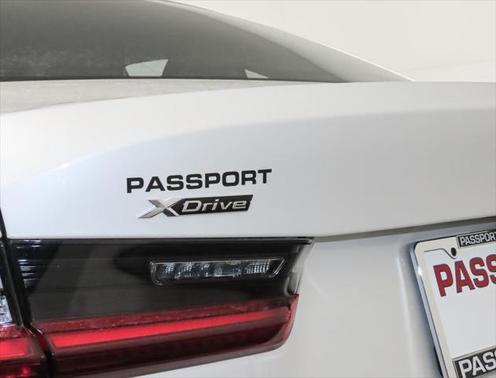 2025 BMW 330 i xDrive