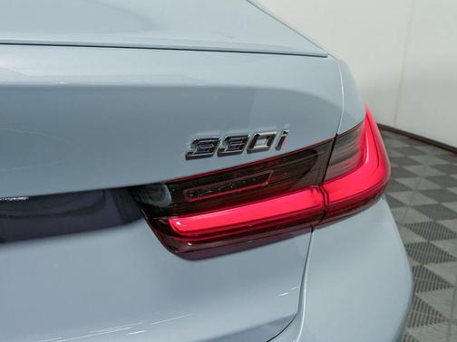 2026 BMW 330 i xDrive