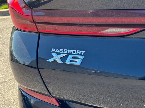 Carbon Black Metallic 2026 BMW X6 xDrive40i