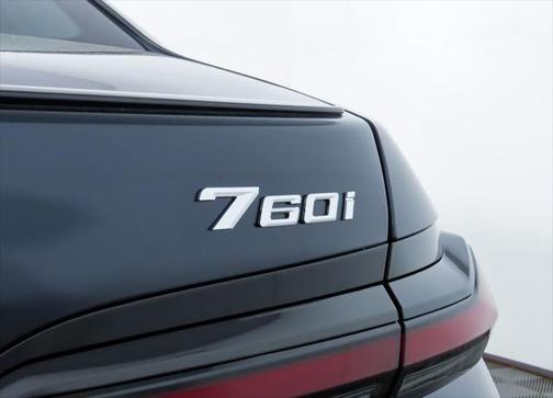 2025 BMW 760 i xDrive