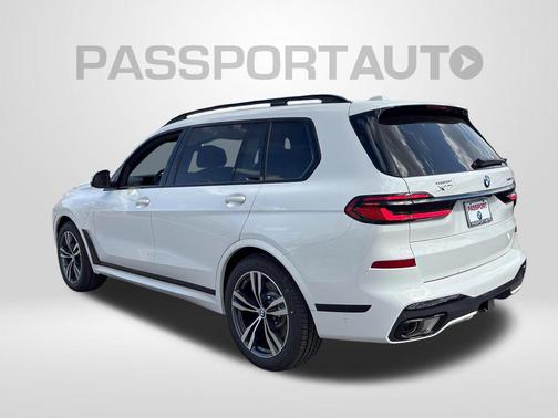 Alpine White 2026 BMW X7 xDrive40i