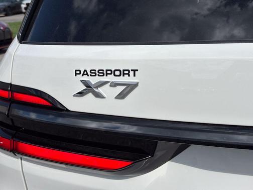 Alpine White 2026 BMW X7 xDrive40i