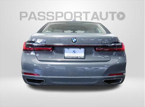 Bernina Grey Amber Effect 2021 BMW 750 i xDrive