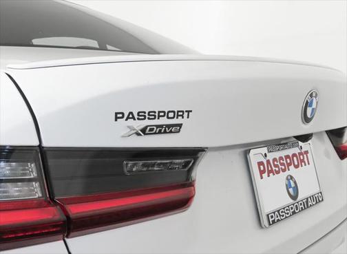 2025 BMW 330 i xDrive