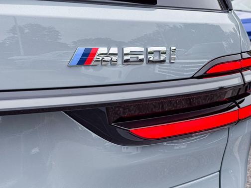 2026 BMW X7 M60i