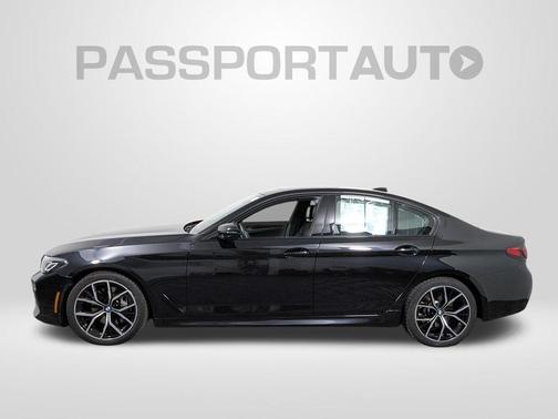 Black Sapphire Metallic 2022 BMW 540 i xDrive